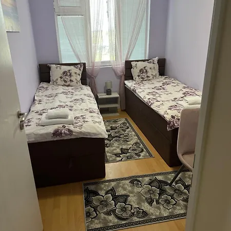 къща бети самостоятелни с двор край пловдив Apartament