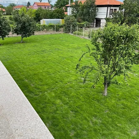 شقة къща бети самостоятелни с двор край пловдив Skutare