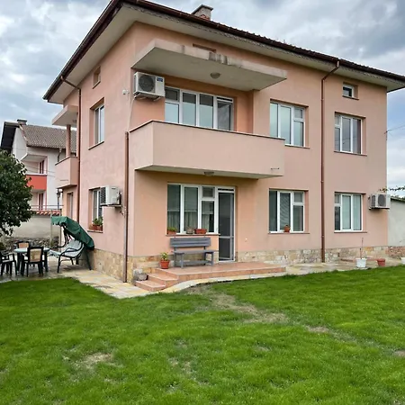 Apartament къща бети самостоятелни с двор край пловдив
