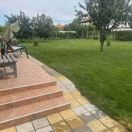 къща бети самостоятелни с двор край пловдив Apartament