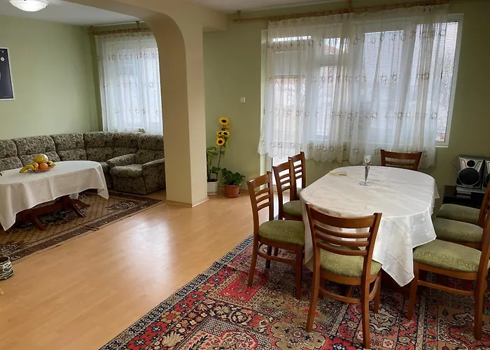 къща бети самостоятелни с двор край пловдив *