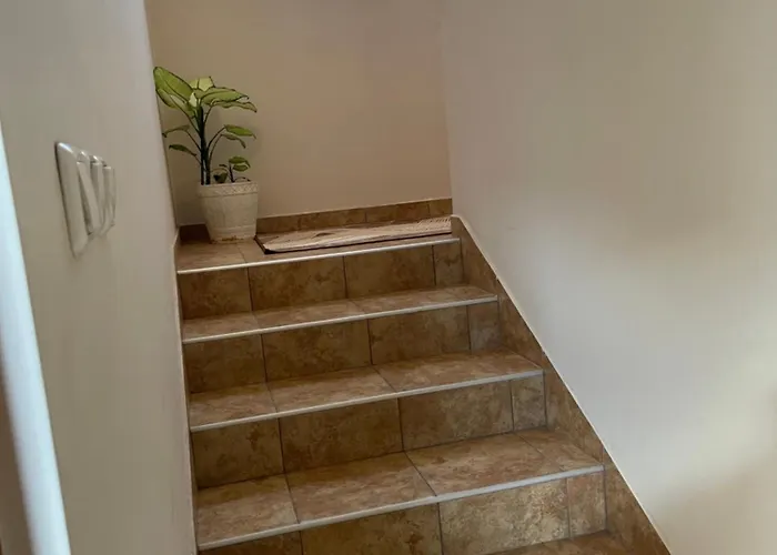 къща бети самостоятелни с двор край пловдив *