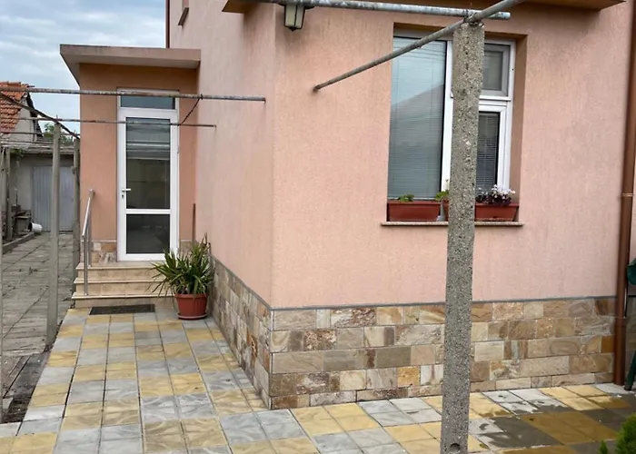 къща бети самостоятелни с двор край пловдив Lejlighed Skutare