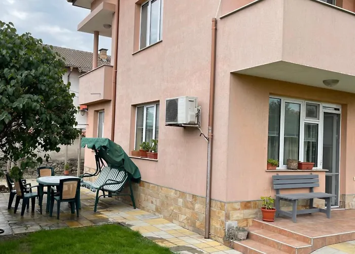 Lejlighed къща бети самостоятелни с двор край пловдив Skutare