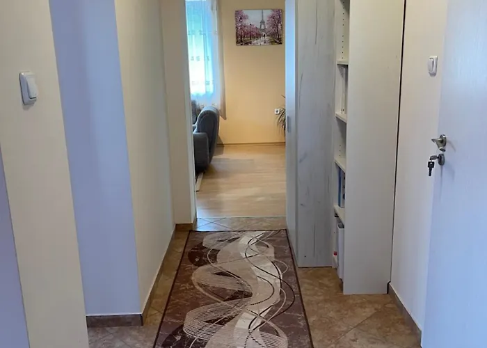 къща бети самостоятелни с двор край пловдив Skutare